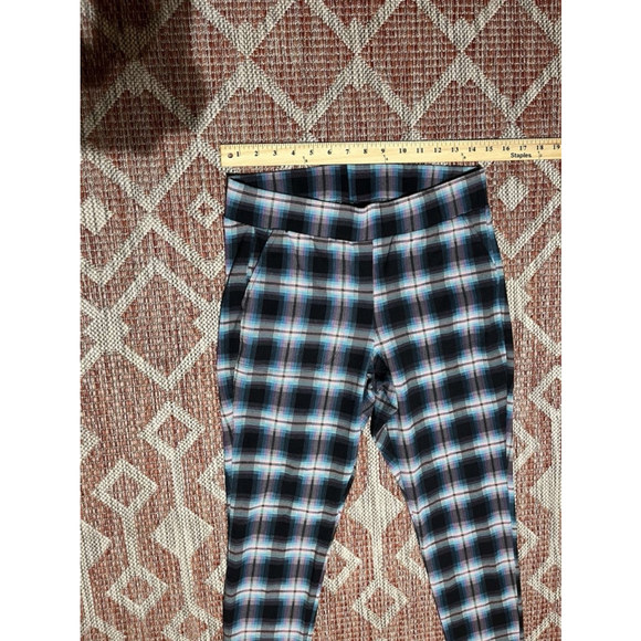 Torrid Plaid Legging w/ pockets - Picture 3 of 6
